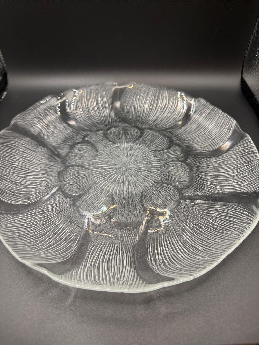 Vintage Arcoroc Fleur Collection 9” Luncheon Plate